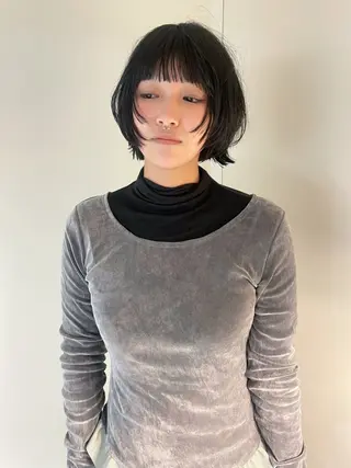ショート REMI／ ラフボブとレイヤーのヘアスタイル
