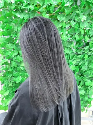 ロング カラー LUXBE LUCE ひなののヘアスタイル