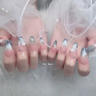 ネイル Hin Nailsのネイルデザイン