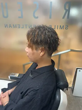 ショート パーマ メンズ 佐々木 優人のヘアスタイル