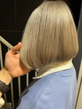 ショート カラー レイヤー×艶髪特化 マネージャー安藤光司のヘアスタイル