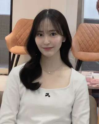 ロング 葵 韓国オタク美容師 レイヤーカットのヘアスタイル