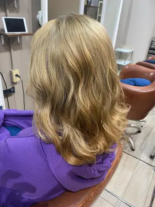 ミディアム カラー 加藤 知子のヘアスタイル