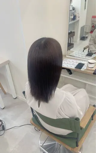セミロング パーマ NaVIユウジ 透明感カラーのヘアスタイル