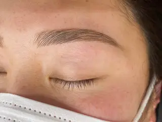 アイブロウ 杉﨑 遥のマツエク・マツパデザイン