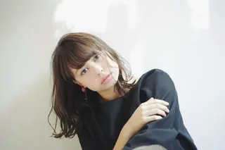 ミディアム カラー パーマ ヘアアレンジ 松田 亮葉のヘアスタイル