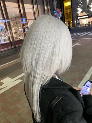 ミディアム 🩵ブリーチと ブリーチ矯正の人🩵のヘアスタイル