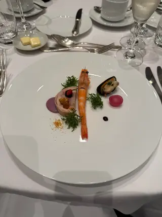 メナード丸の内ヒルズ 柳田りさのエステ・リラクイメージ