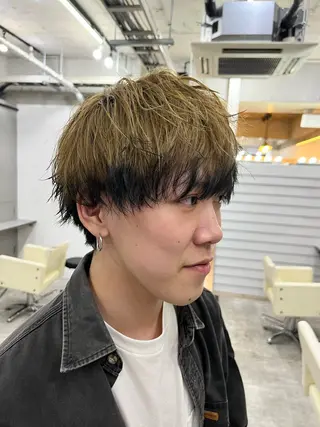 ショート カラー ブリーチ有無Wカラー メンズパーマ大成のヘアスタイル