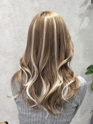 ロング LOWRL所属・🎀ブリーチ/ エクステ/渋谷🎀のヘアスタイル