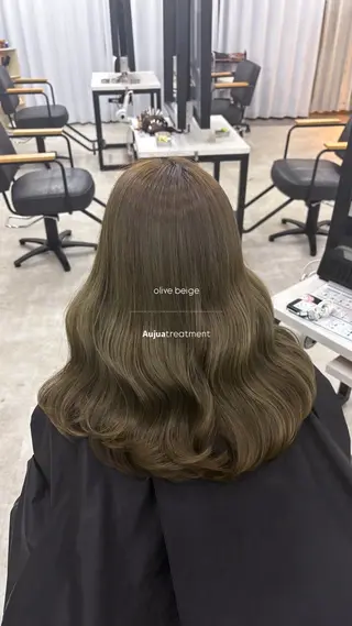 ミディアム Haruka /うる艶透明感カラーのヘアスタイル