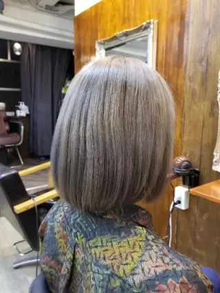 ショート カラー bathair  所属・bathair 持田侑祐のヘアスタイル