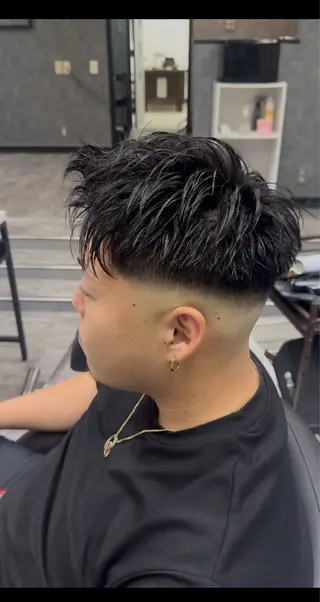 ショート メンズ スパイキーショート/ フェードカット/石田のヘアスタイル