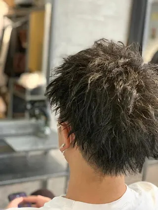 ショート メンズスタイル バレイヤージュ　齋藤のヘアスタイル