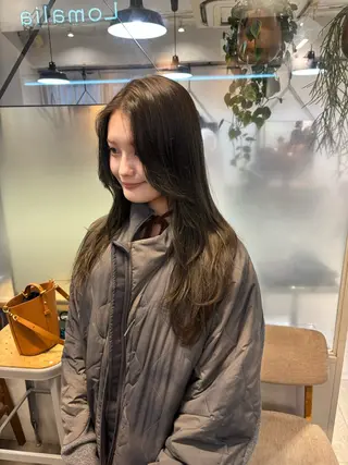 ロング 盛れる透明感カラー・ momokaのヘアスタイル