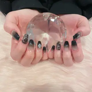 ネイル リスブラン 🎀Mika🎀のネイルデザイン