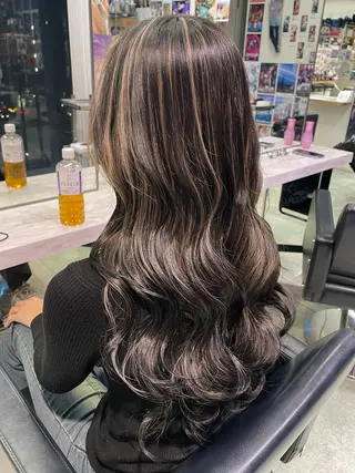 ロング 🍭ハイトーン/ デザインカラー🦄のヘアスタイル