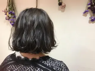 ミディアム カラー 🪐脱白髪染め 🪐松尾菜々美のヘアスタイル