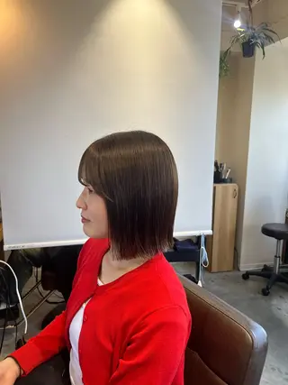 セミロング 塩川ももこ/ 自然な縮毛矯正のヘアスタイル
