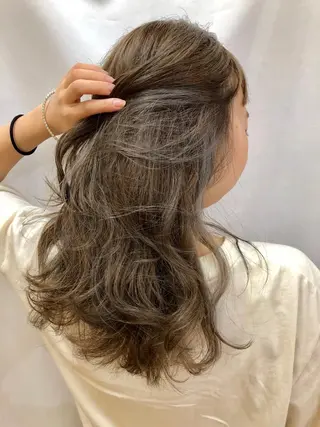 ロング カラー 女性に人気♪ はやしほのかのヘアスタイル