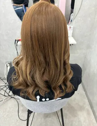 セミロング カラー 佐藤 琴海のヘアスタイル