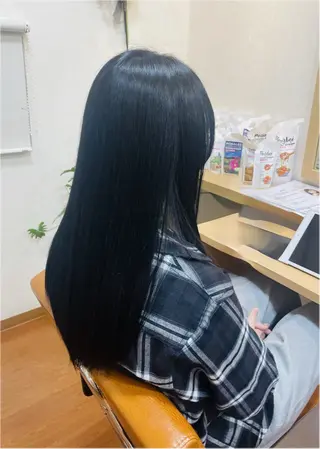 ロング カラー 小島 愛のヘアスタイル