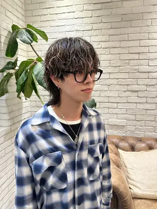 カラー パーマ メンズ 牛嶋 嶺弥のヘアスタイル