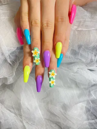 ネイル Ｌｉｔ .のネイルデザイン