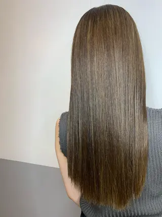 セミロング カラー トップ スタイリストのヘアスタイル