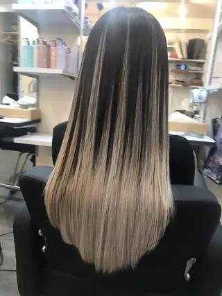 セミロング LANI NAKAZAKIのヘアスタイル