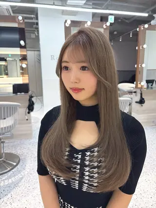 ロング yui🎀ブリーチ なしベージュ／博多のヘアスタイル
