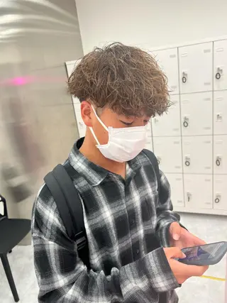 パーマ メンズ men's特化 値段以上の仕上がりにのヘアスタイル