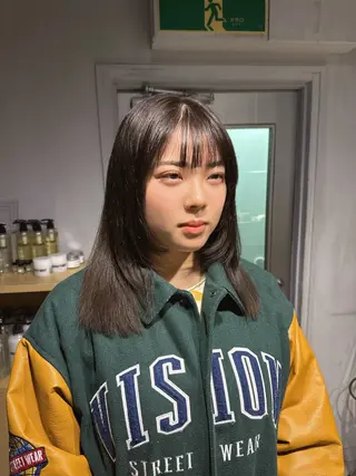 セミロング カラー NANAMI🩵 大人可愛い韓国ヘアのヘアスタイル