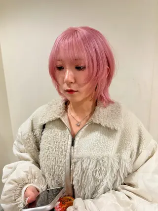 ミディアム カラー ハイトーンレイヤー 顔まわりSOTAのヘアスタイル