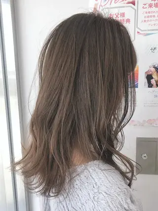 ミディアム カラー カラーサロン ビスカリアのヘアスタイル