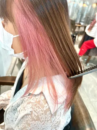 セミロング カラー 🌈インナーカラー ‘ショウマ’🌈のヘアスタイル