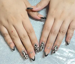 ネイル VIERU 🌈🎀💖のネイルデザイン