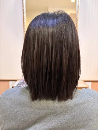 ミディアム 吉井 愛のヘアスタイル