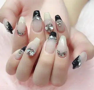 ネイル MoonNail ユリ🌸のネイルデザイン
