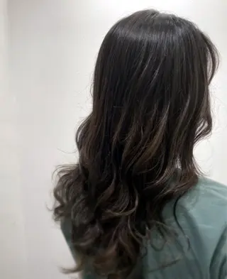 ロング ili 梅田のヘアスタイル