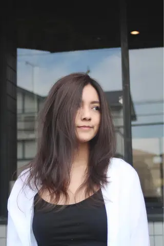 セミロング タカツド ユウキのヘアスタイル