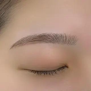 アイブロウ エサージュ新宿店 miu🎀のマツエク・マツパデザイン