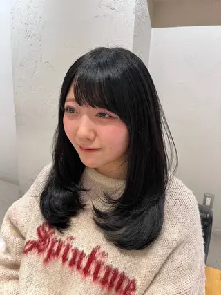 ミディアム manami/ ハッシュレイヤーのヘアスタイル