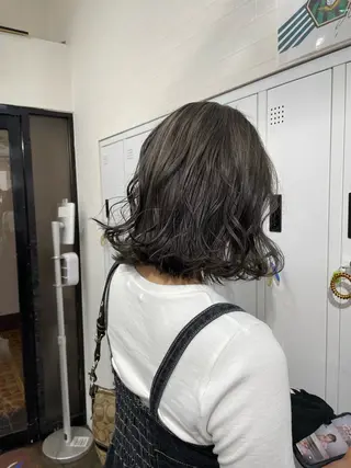 セミロング 横浜🦋ハイトーン 🫐シャドウルーツのヘアスタイル