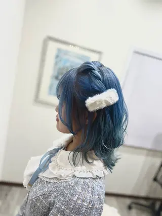 ミディアム カラー 井上 花音のヘアスタイル