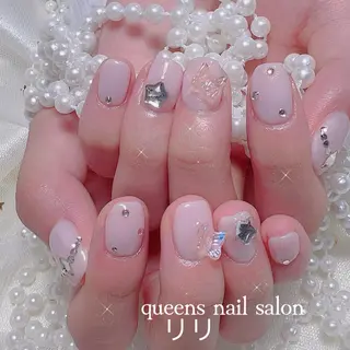 ネイル queensnail 🧸mikaのネイルデザイン