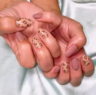 ネイル VIERU 🌈🎀💖のネイルデザイン