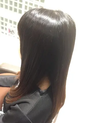 ロング 岡田 夏実のヘアスタイル