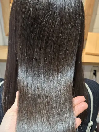 セミロング stoke TOKYO所属・野村 果音(カノン)のヘアスタイル