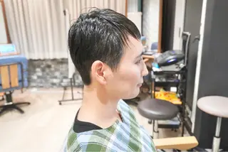 ショート ミヤザキ ユタカのヘアスタイル